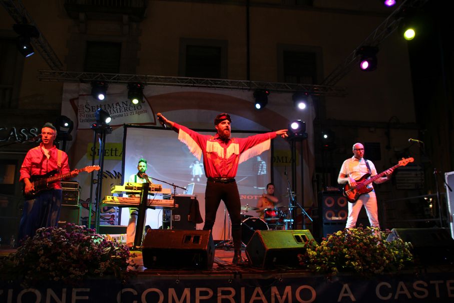 Successo per la serata d&#039;esordio, mercoledì arriva Sgarbi