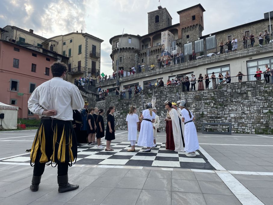 IL PALIO DELL’ARIOSTO APRE CON SUCCESSO L’ESTATE A CASTELNUOVO